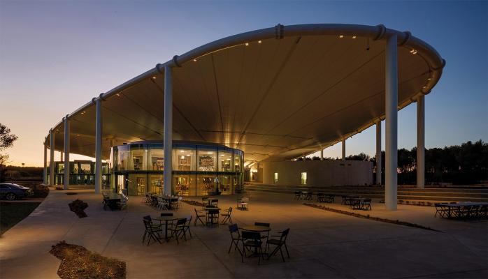 Siri 3.0, 3000K, 23W, 30°, blanc. thecamp, Aix-en-Provence. Project by Corinne Vezzoni & Associés, light planning by 8’18’’