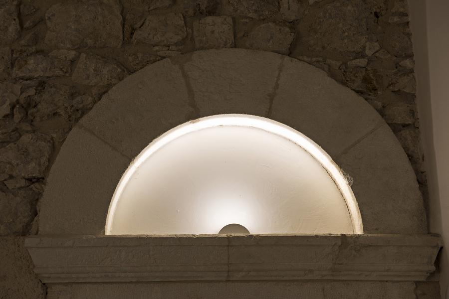 Освещение Замок Тафури