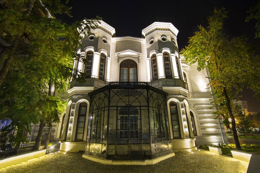 Iluminación The Bucharest Municipality Museum – Suţu Palace
