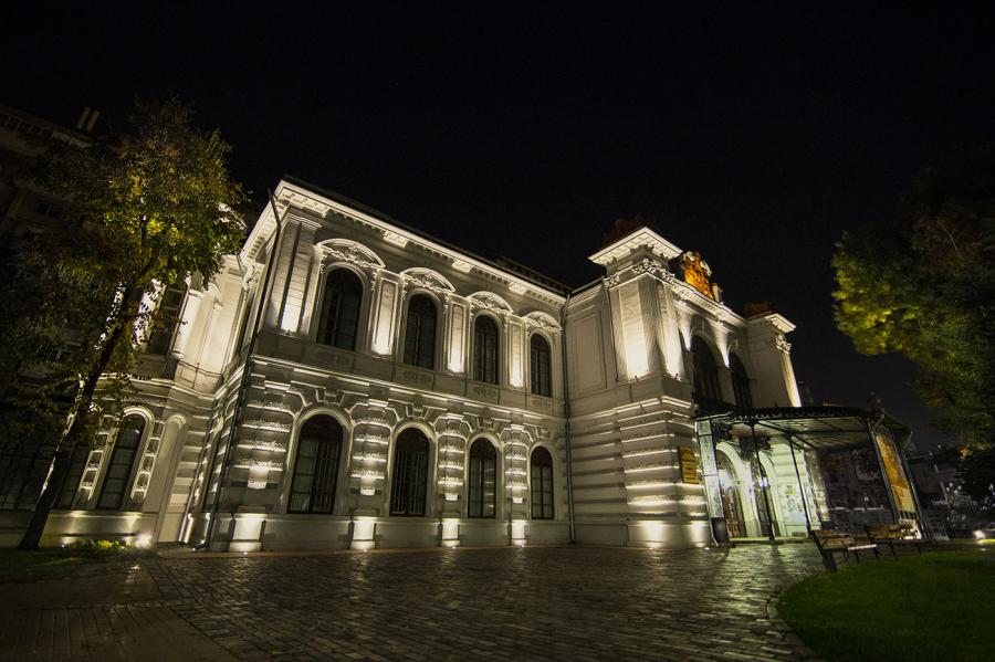 Освещение Бухарестский музей истории и искусств – Дворец Суту (The Bucharest Municipality Museum – Suţu Palace