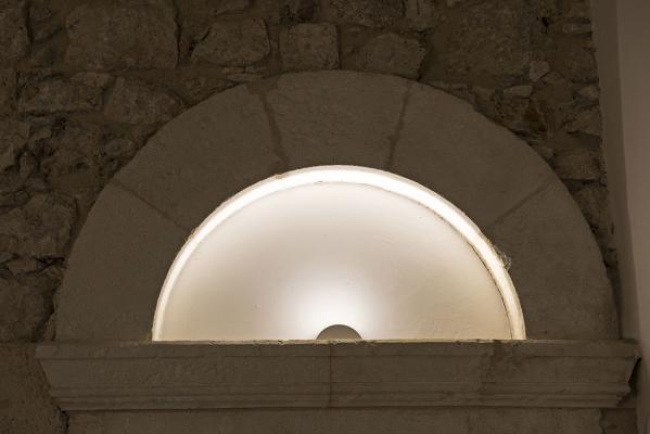 Lyss 1.0, 3000K, 5W, clear 10°x180°, white. Castello Tafuri Charming Suites, Portopalo di Capo Passero, Syracuse; Italy. Project by arch. Fernanda Cantone, light planning by Light Style