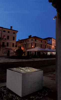 Flori 1.0, 3000K, 7W, 31°, cor-ten, cortesía del Ayuntamiento de Bassano del Grappa, Vicenza, Italia