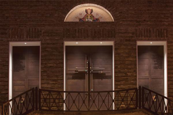 Litus 2.4, 3000K, 7W, 13x52°. Iglesia de San Miguel Arcángel y Santuario de San Pantaleón, Miglianico, Chieti, Italia. Project by arch. Daniela Giandomenico