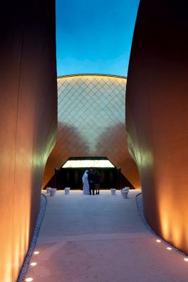 Litus 5.4, 2700K, 10W, 38°, customized version with diffusing filter. UAE Pavilion - EXPO 2015, Milan, Italy. Project by Foster + Partners, light planning by David Atkinson, Lighting Design