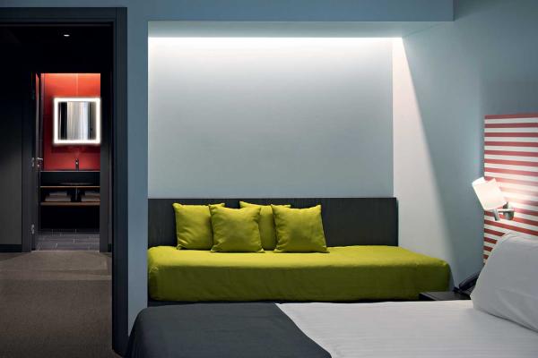 Snack 1.0, 3000K, 5W, diffuse optics, anodized grey, version with customizable length. Glam Hotel, Milan, Italy. Project by Cibicworkshop, light planning by Maurizio Corà