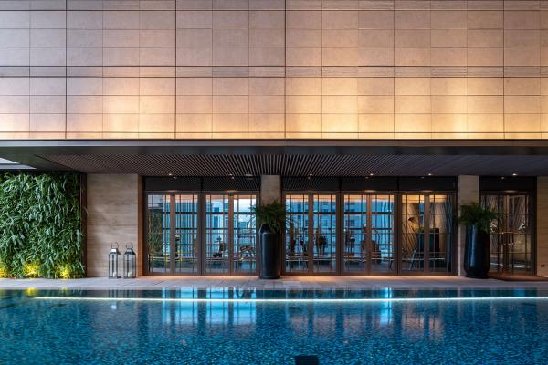 Rio Sub 2, 3700K, 19W/m, версия со специальными размерами длины. Rosewood Hotel, Бангкок, таиланд. Project: KPF, Tandem Architects, light planning: Be Lit, lighting supplier: Mosaic Eins