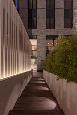 Step Outside 6.2, 3000K, 2W, satinado. Nurol Life, Estambul, Turquía. Project by Hakan Kiran Architecture, light planning by ZKLD Light Design Studio