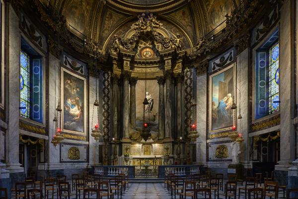 Zab Track 1.1, 3000K, 29W, 14°, black, with customized snoot. Church of Saint-Sulpice, Paris, France. Photo by François Guillemin