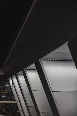 River Wall 2.0, 4000K, 40W, 10°x40°, con staffe, versione speciale con finitura grigia. Munch Museum, Oslo, Norvegia. Project by Estudio Herreros, LPO Arkitekter, light planning by Multiconsult, distribution by SML Lighting, photo by Tomasz Majewski