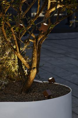 Reiko 1.0, 3000K, 3.5W, 38° corten. Reiko 2.0, 3000K, 7W, 44°, corten