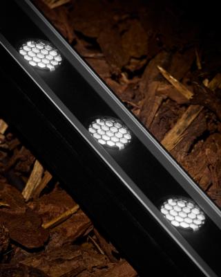 Neva Mini Pro 7, RGBW, 16W, 15°, honeycomb louvre, pair of brackets