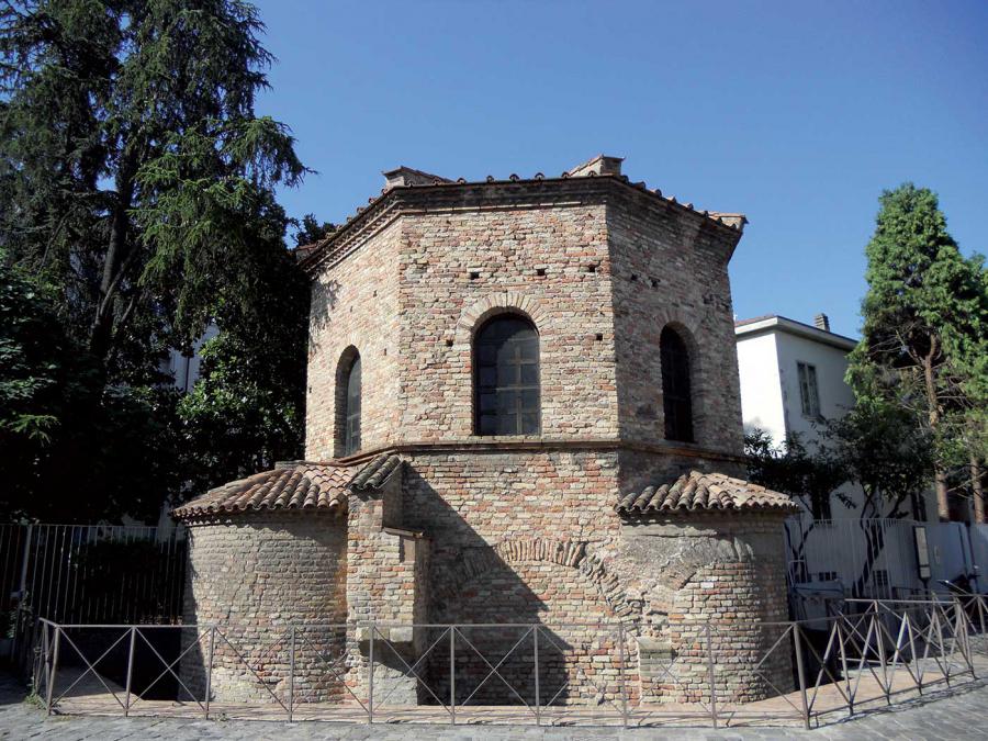 Iluminación Baptisterio arriano