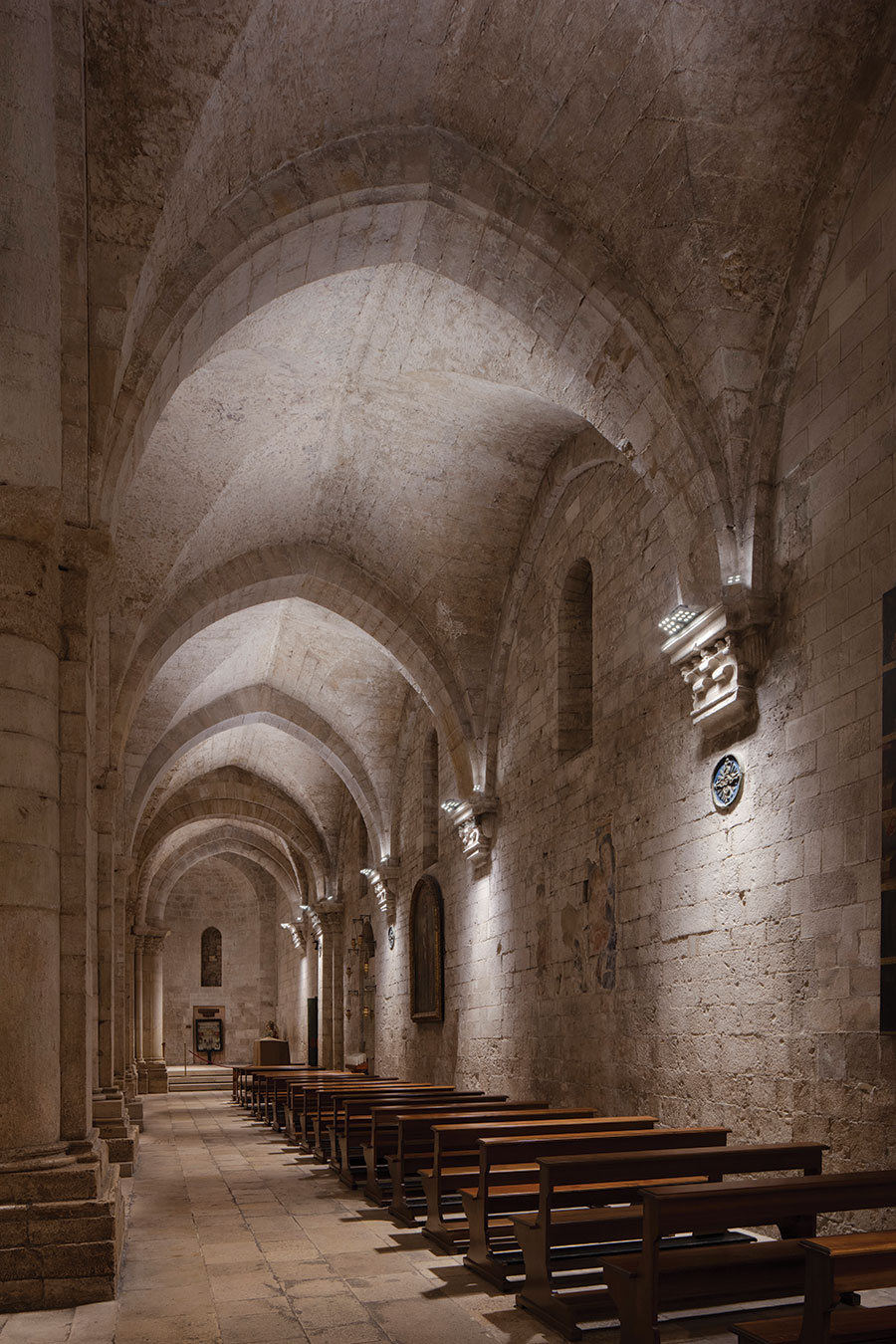 Lighting Basilica of the Holy Sepulchre