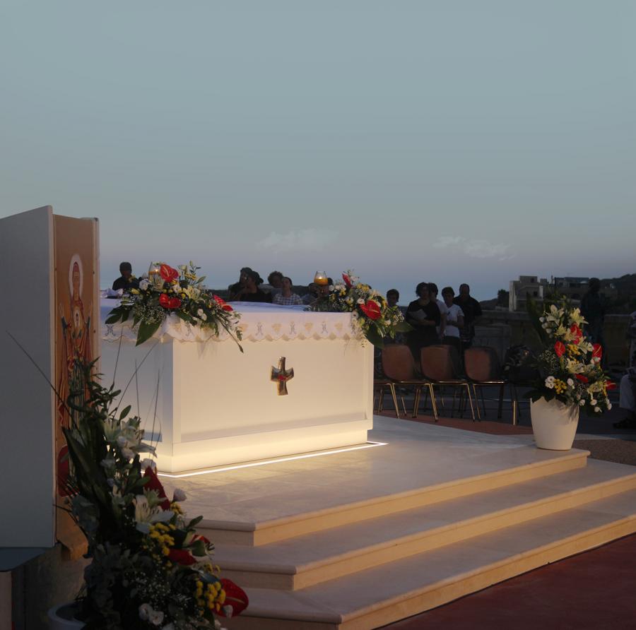 Освещение Базилика святилища Богородицы в Та-Пину