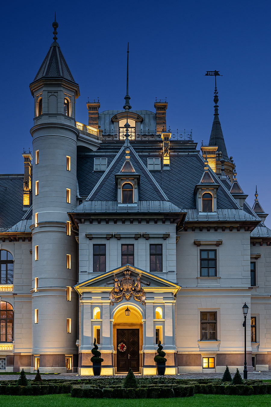 Lighting Botaniq Castle