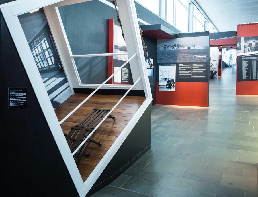 Ausstellung „Andrea Doria - Das schönste Schiff der Welt” -  Meeresmuseum Galata Beleuchtung