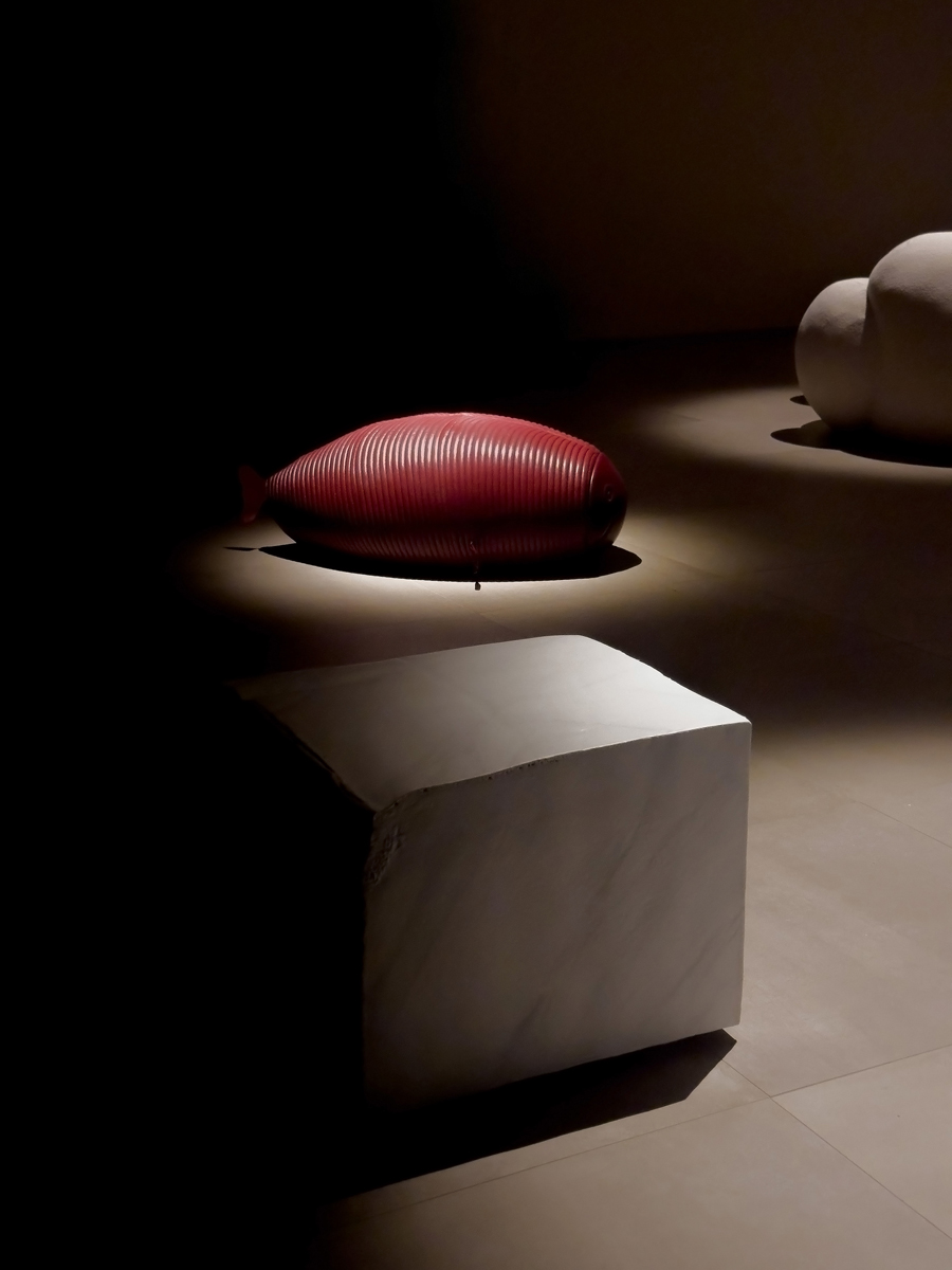 Iluminación Fuorisalone 2025 – SENSES de IAMMI y Materia-Studio