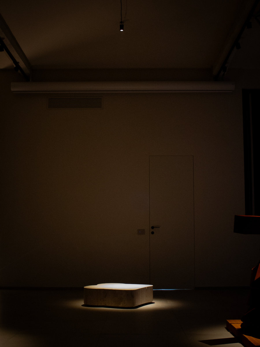 Iluminación Fuorisalone 2025 – SENSES de IAMMI y Materia-Studio