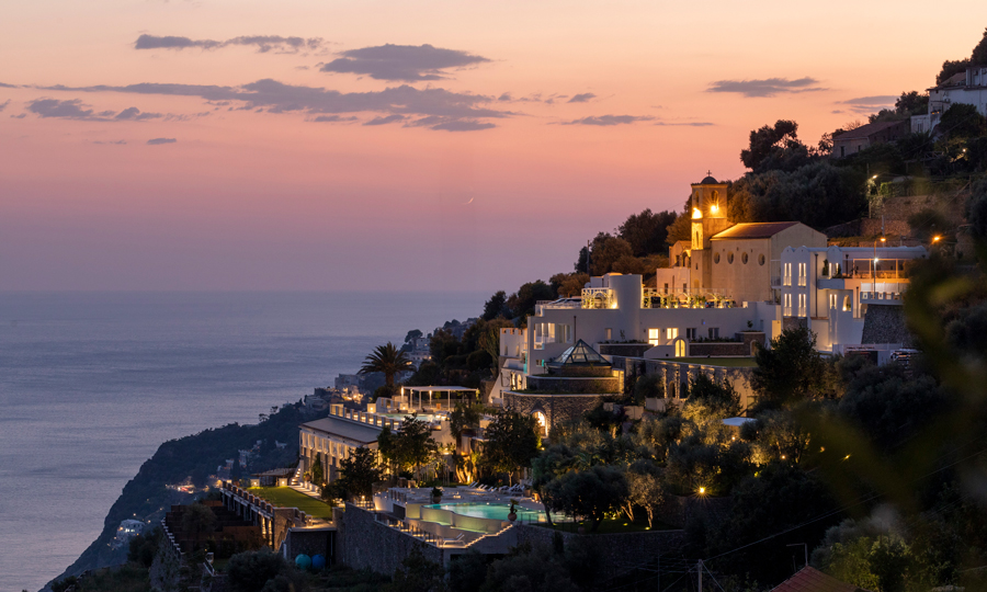 Освещение Furore Grand Hotel
