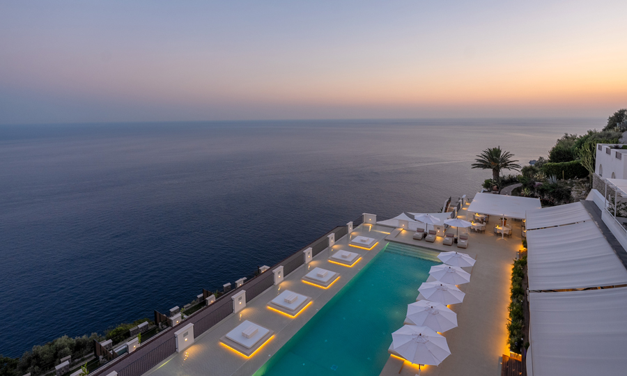 Освещение Furore Grand Hotel