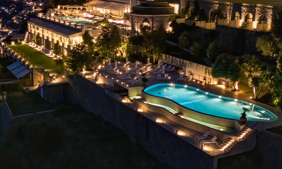 Освещение Furore Grand Hotel