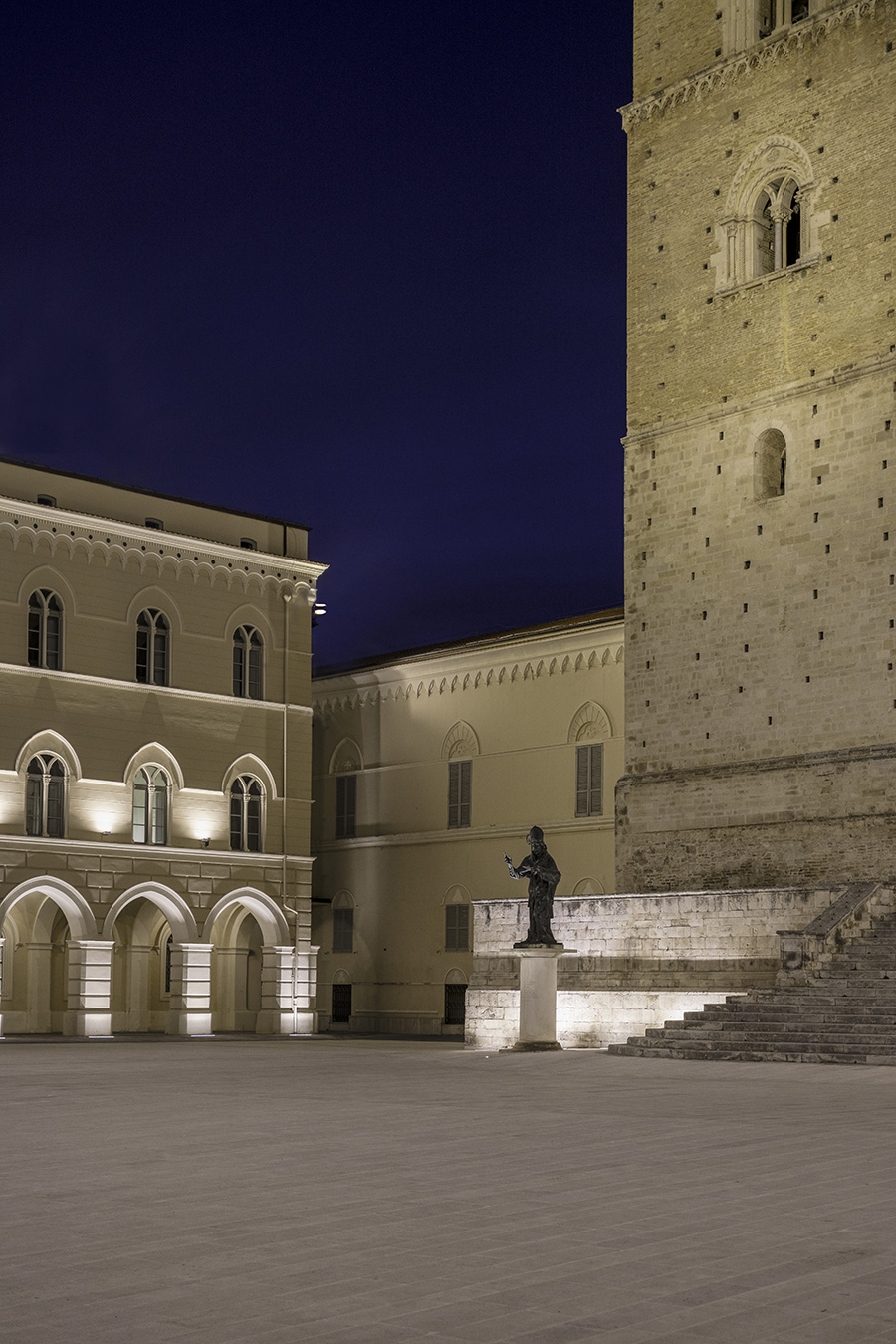 Iluminación Plaza San Giustino