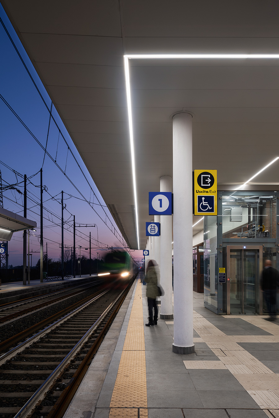 Bahnhof San Pietro in Casale Beleuchtung