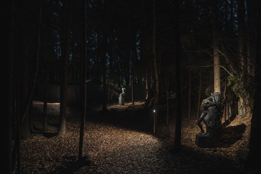 Éclairage La forêt de sculptures, The Well Spa & Hotel