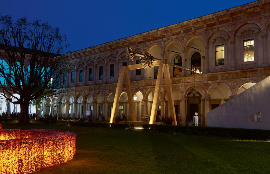 Iluminación El bosque de los violines de Piuarch INTERNI HUMAN SPACES, Fuorisalone 2019