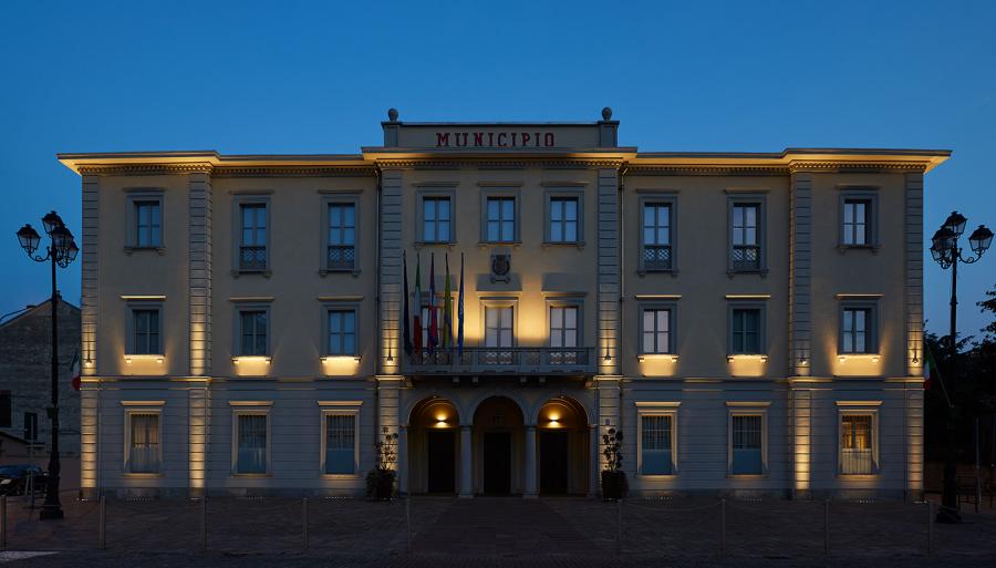 Lighting Town Hall facade