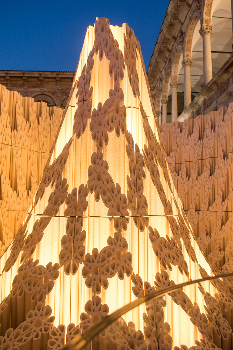 Lighting Wave/Cave by SHoP ARCHITECTS, INTERNI Material Immaterial, Fuorisalone 2017