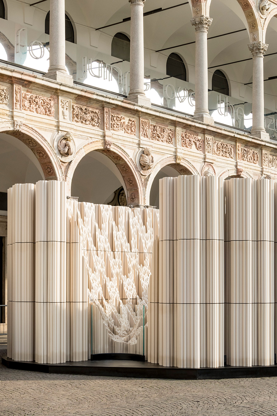 Illuminazione Wave/Cave by SHoP ARCHITECTS, INTERNI Material Immaterial, Fuorisalone 2017