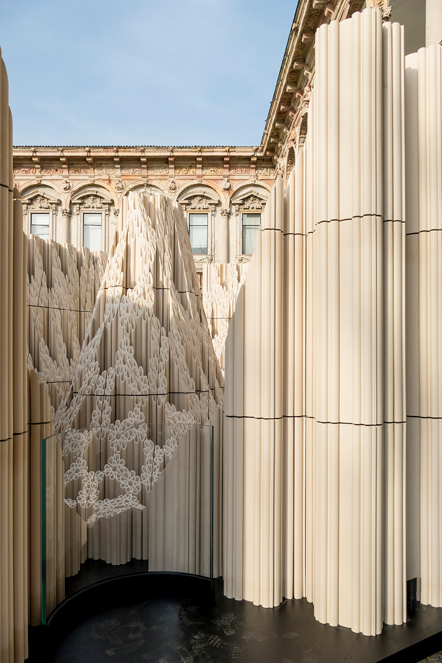 Lighting Wave/Cave by SHoP ARCHITECTS, INTERNI Material Immaterial, Fuorisalone 2017