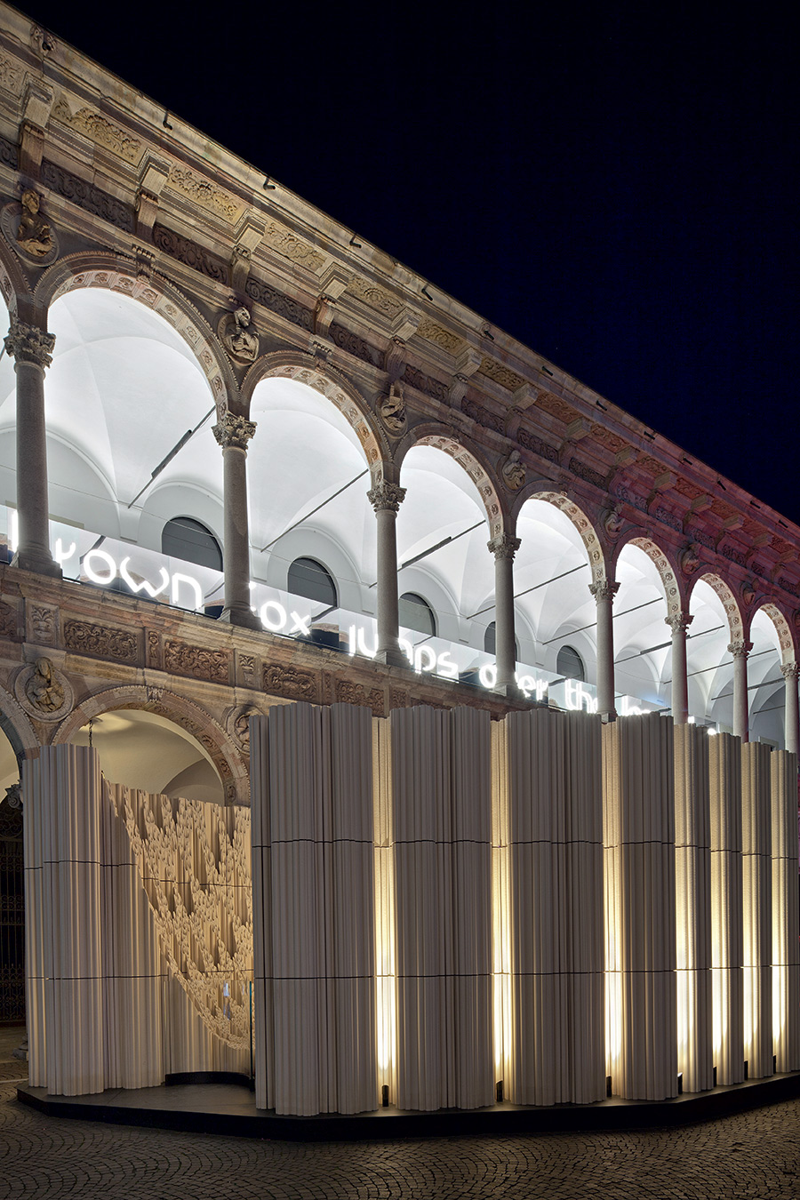 Illuminazione Wave/Cave by SHoP ARCHITECTS, INTERNI Material Immaterial, Fuorisalone 2017