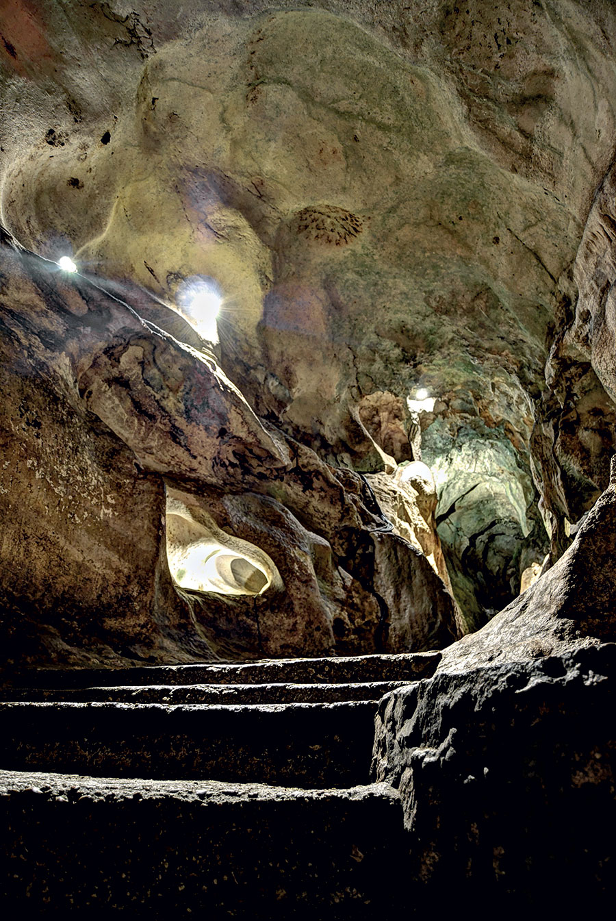 Iluminación Cueva de Zinzulusa