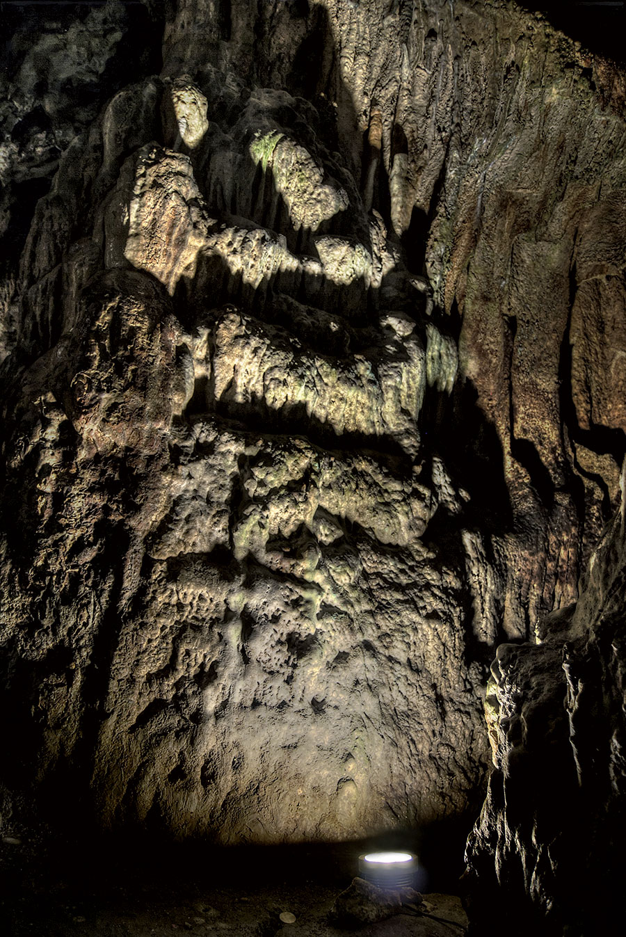 Lighting Zinzulusa Cave